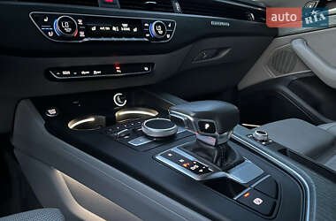 Седан Audi A4 2018 в 