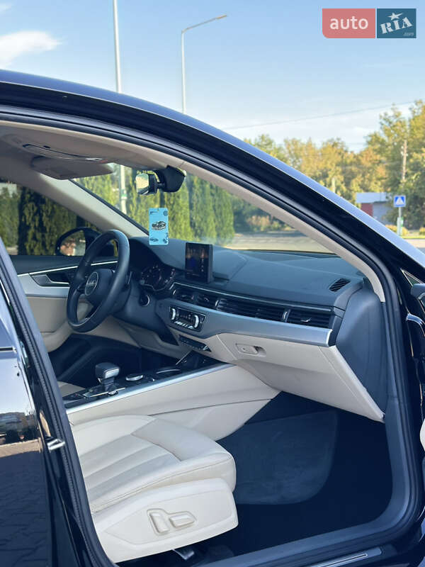 Седан Audi A4 2018 в Виннице