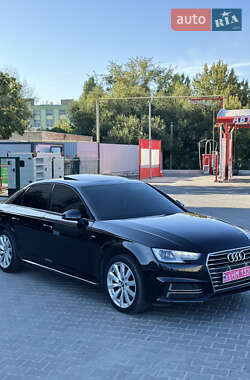 Седан Audi A4 2018 в 