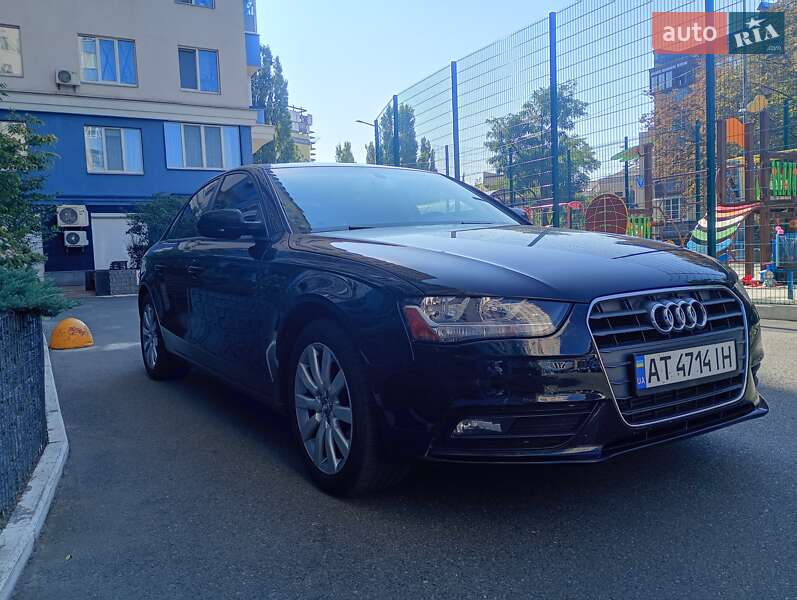 Седан Audi A4 2013 в Києві