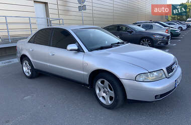Седан Audi A4 2000 в Ровно