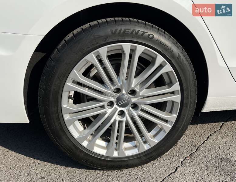 Универсал Audi A4 2021 в Дрогобыче