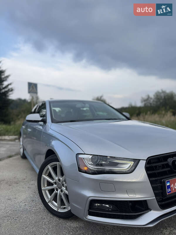 Седан Audi A4 2015 в Самборі