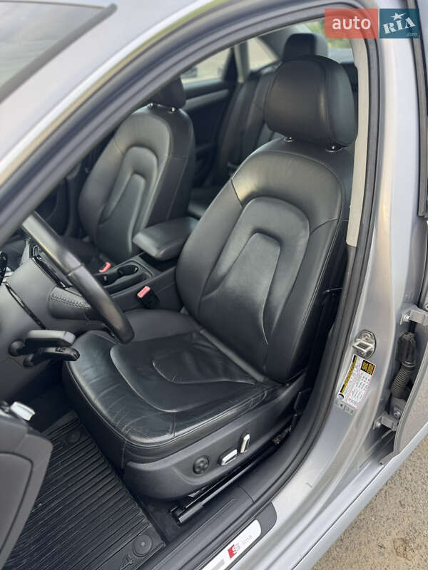 Седан Audi A4 2015 в Самборі