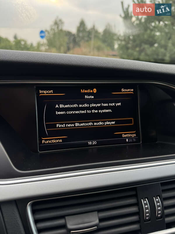 Седан Audi A4 2015 в Самборі