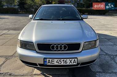 Универсал Audi A4 1998 в Каменском