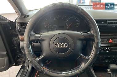 Седан Audi A4 1999 в 
