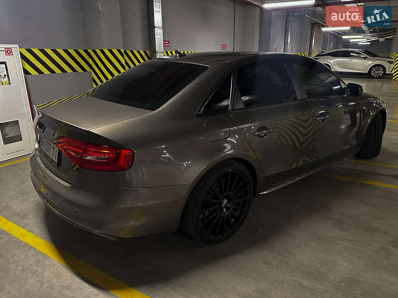 Седан Audi A4 2014 в Одессе