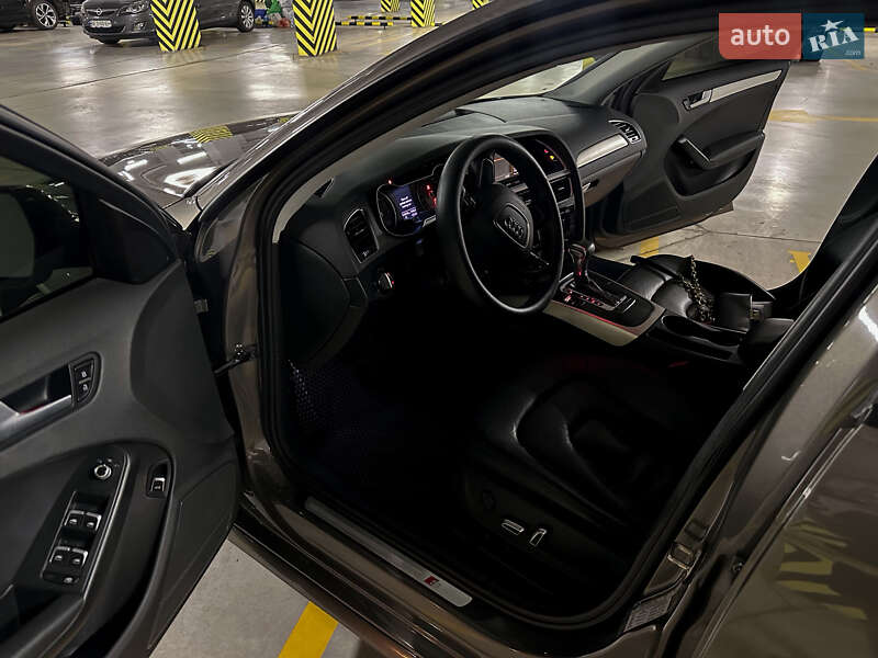 Седан Audi A4 2014 в Одессе