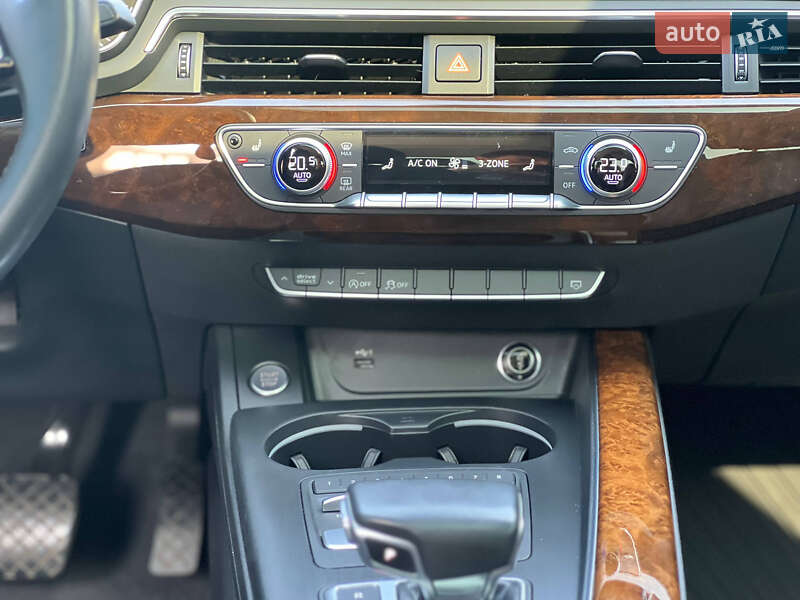 Седан Audi A4 2018 в Стрые