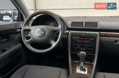 Седан Audi A4 2001 в 