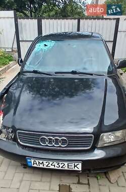 Седан Audi A4 1998 в Радомышле