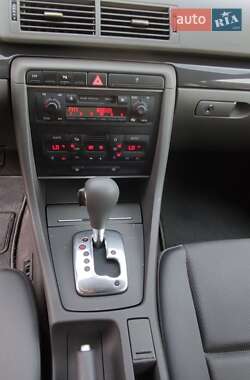 Седан Audi A4 2002 в 
