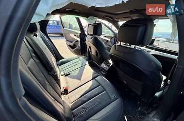 Седан Audi A4 2016 в 