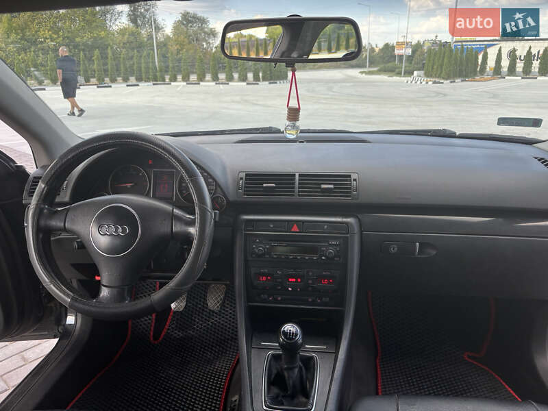 Седан Audi A4 2004 в Звягелі