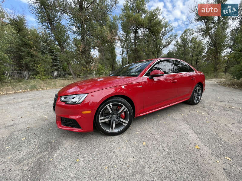 Седан Audi A4 2016 в Днепре