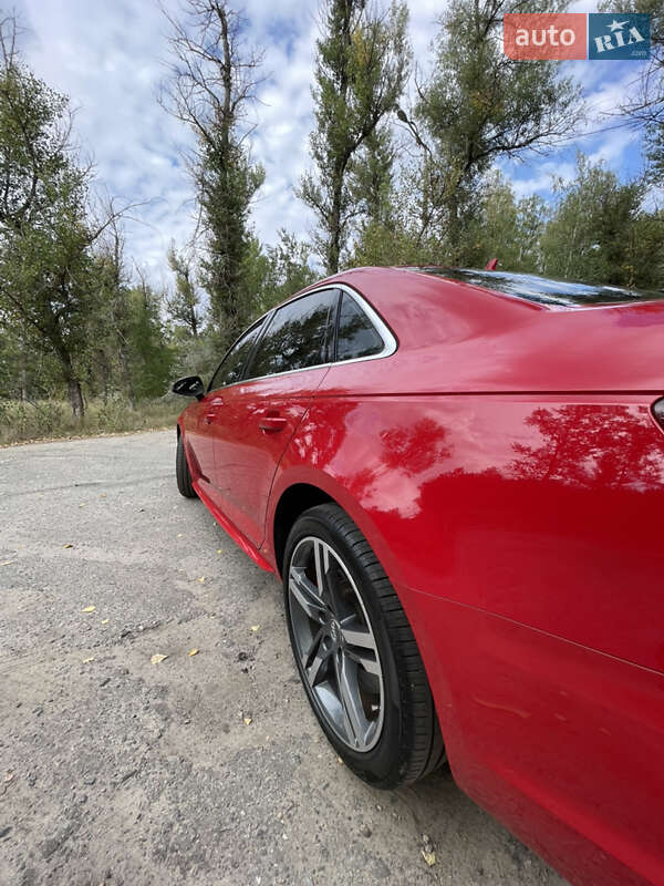 Седан Audi A4 2016 в Днепре