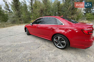 Седан Audi A4 2016 в Днепре