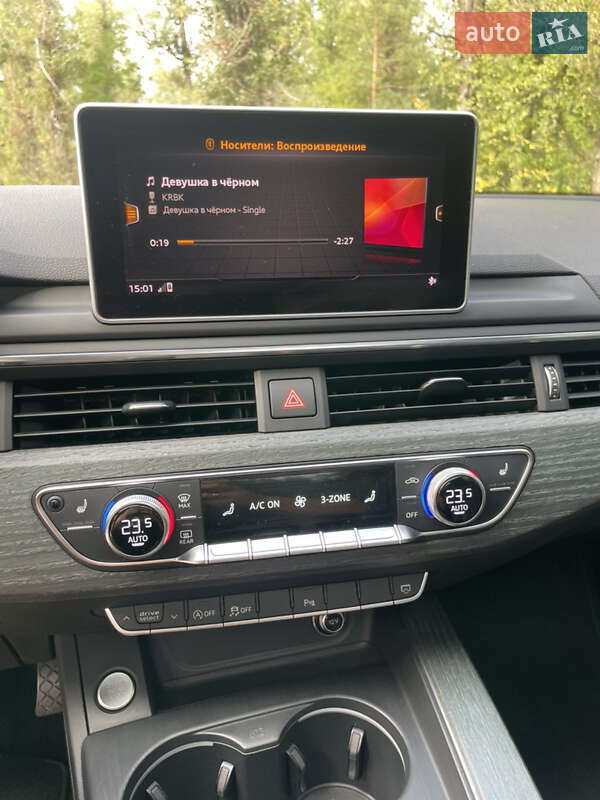 Седан Audi A4 2016 в Днепре