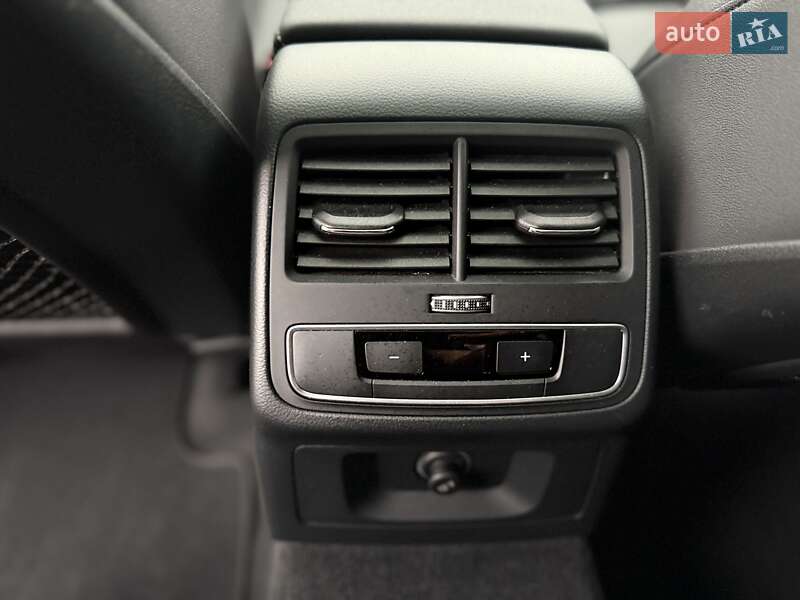 Седан Audi A4 2021 в Львові