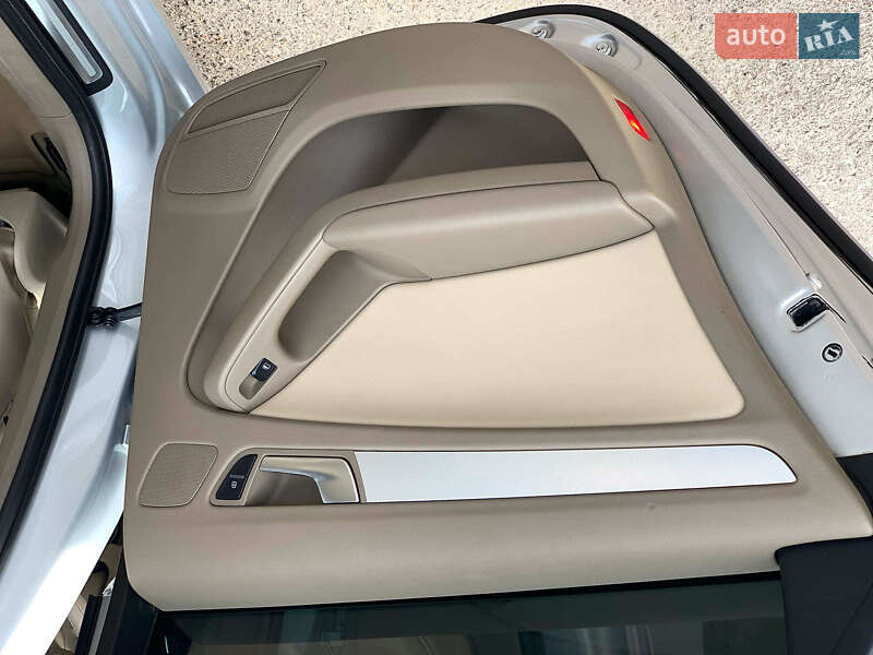 Седан Audi A4 2012 в Виннице