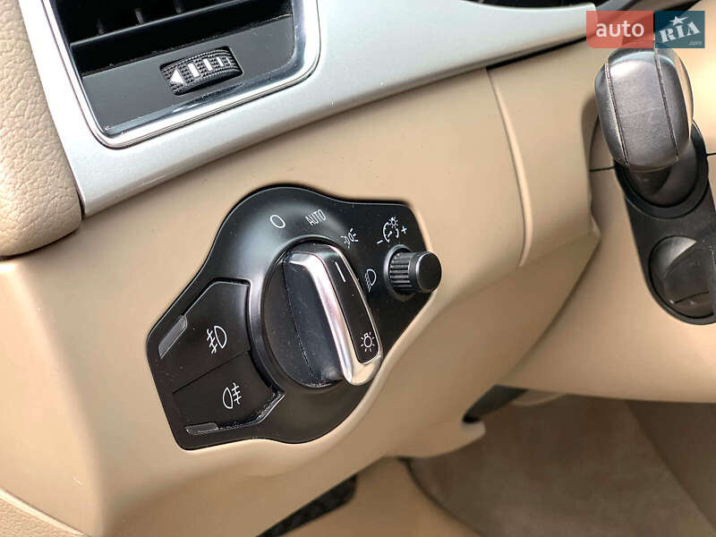 Седан Audi A4 2012 в Виннице