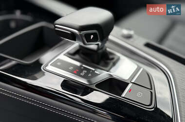 Седан Audi A4 2023 в 