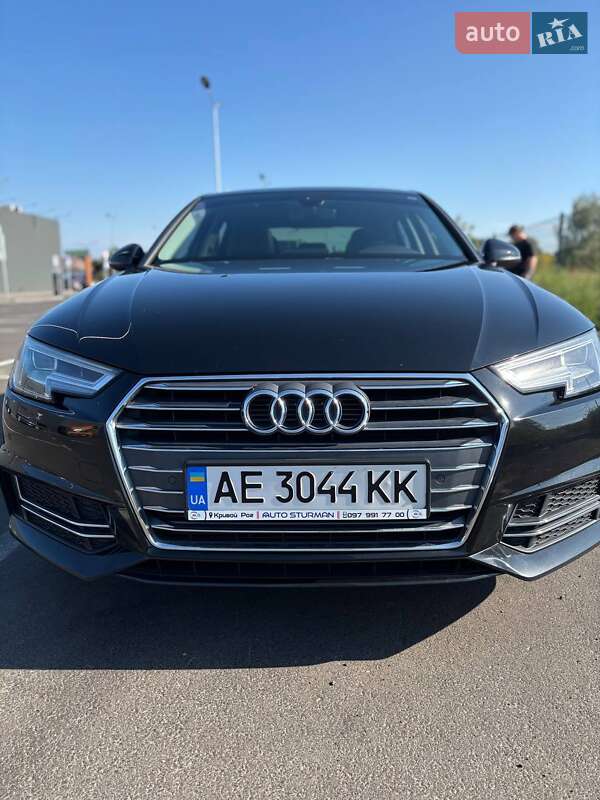Седан Audi A4 2016 в Киеве