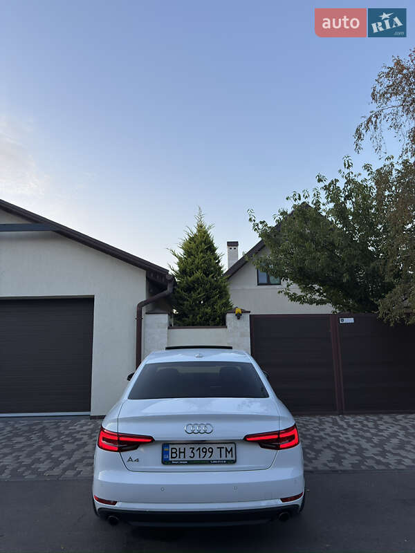 Седан Audi A4 2015 в Одессе