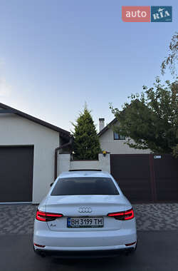 Седан Audi A4 2015 в 