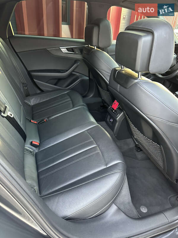 Седан Audi A4 2017 в Львове
