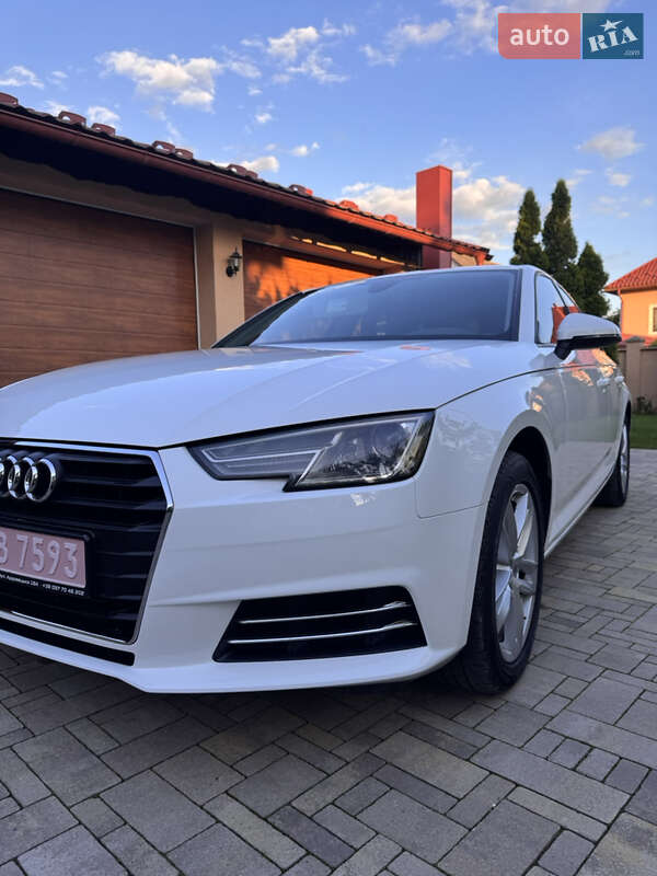 Седан Audi A4 2017 в Виноградове