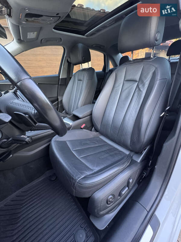 Седан Audi A4 2017 в Виноградове