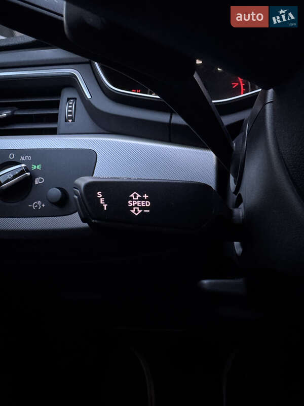 Седан Audi A4 2017 в Виноградове