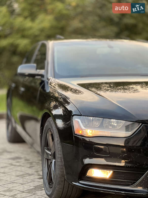 Седан Audi A4 2014 в Новояворовске