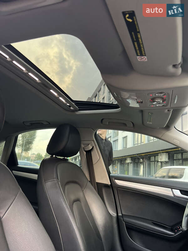 Седан Audi A4 2014 в Новояворовске
