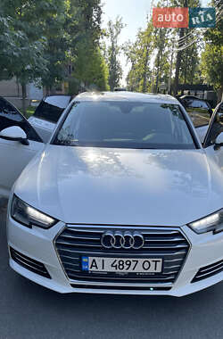 Седан Audi A4 2015 в 