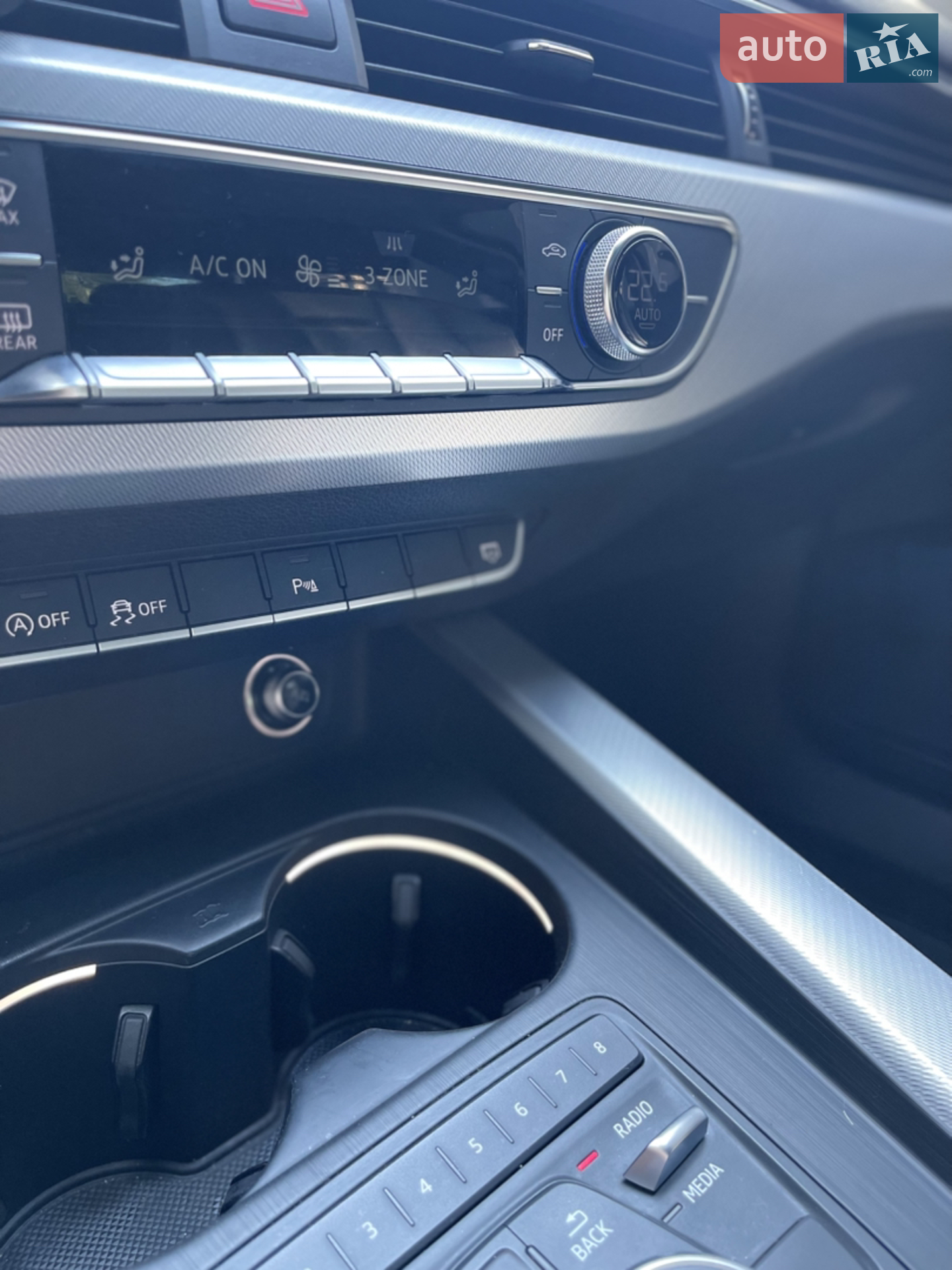 2015 Audi A4 - мініатюра 28