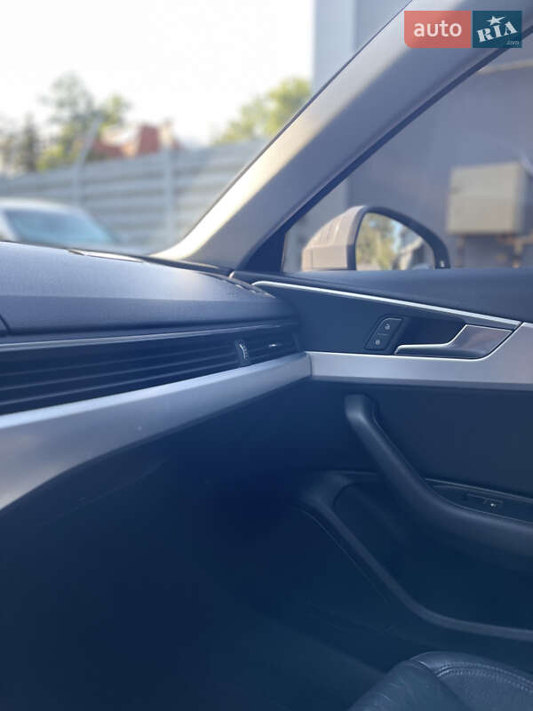 Седан Audi A4 2015 в Ірпені