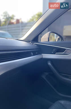 Седан Audi A4 2015 в 