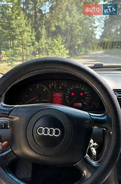 Седан Audi A4 1999 в 