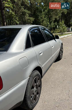 Седан Audi A4 1999 в 