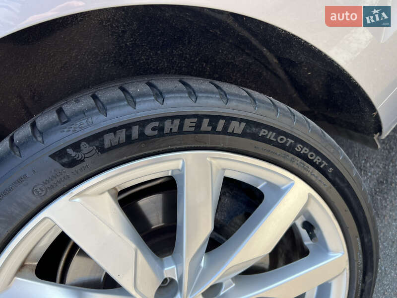 Седан Audi A4 2016 в Киеве фото 15 Седан Audi A4 2016 в Киеве