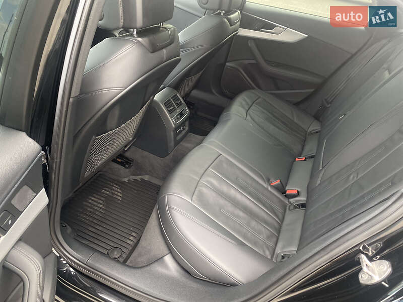 Седан Audi A4 2019 в Луцке