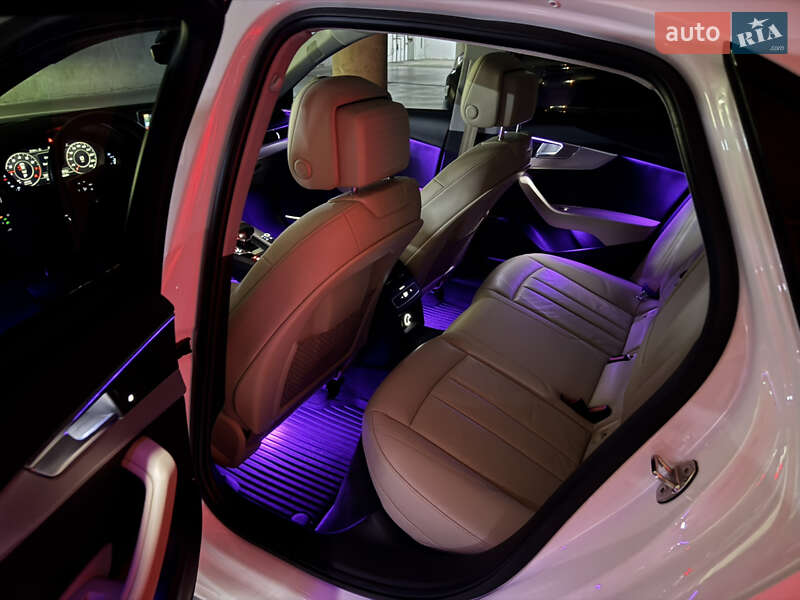 Седан Audi A4 2016 в Киеве