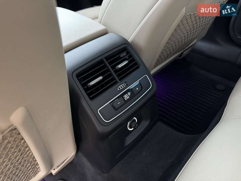 Седан Audi A4 2016 в Киеве