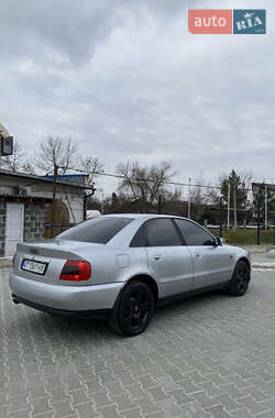 Седан Audi A4 1999 в Калуші