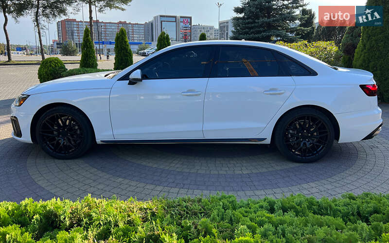 Седан Audi A4 2023 в Львове