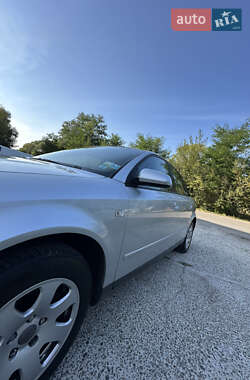 Седан Audi A4 2001 в 