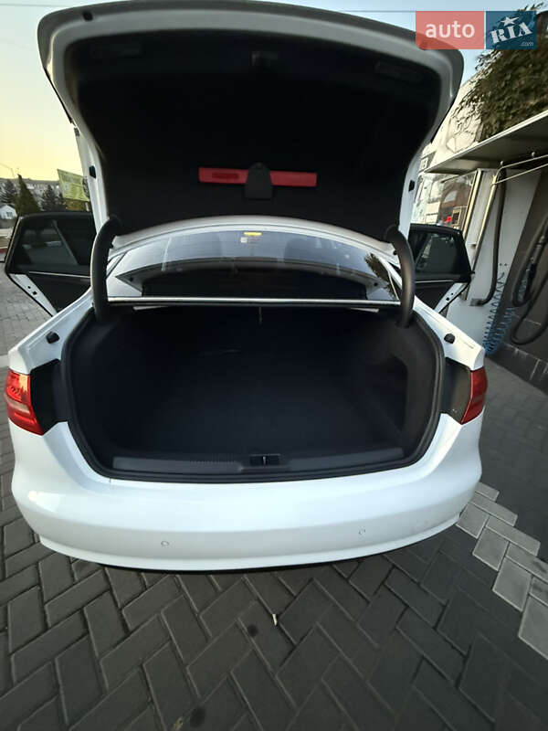 Седан Audi A4 2012 в Александрие фото 11 Седан Audi A4 2012 в Александрие